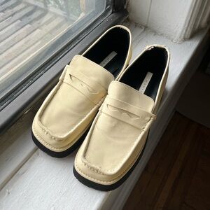 [SOLD] Women’s Butter Yellow Square Toe Loafers (Korean brand)